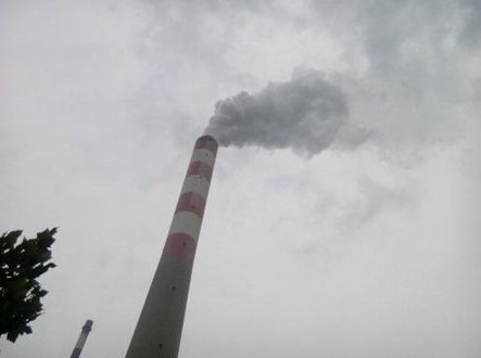 某電廠(chǎng)用濕電除塵器后煙囪情況——較之前無(wú)明顯變化
