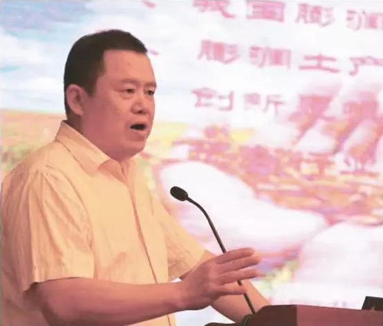 中國非金屬礦工業(yè)協(xié)會(huì )膨潤土專(zhuān)委會(huì )秘書(shū)長(cháng) 邵晨