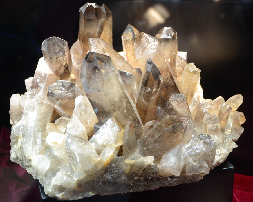 礦物晶體 煙晶 中國粉體技術(shù)網(wǎng)