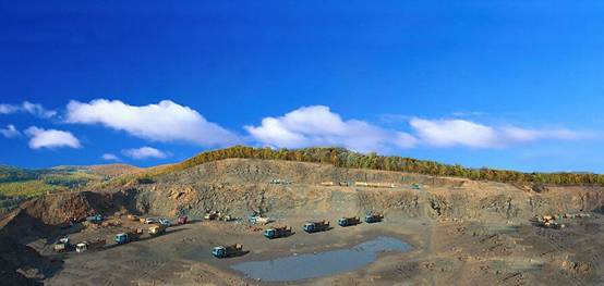 黑龍江鶴崗市石墨探明儲量高達10.26億噸，居亞洲之首