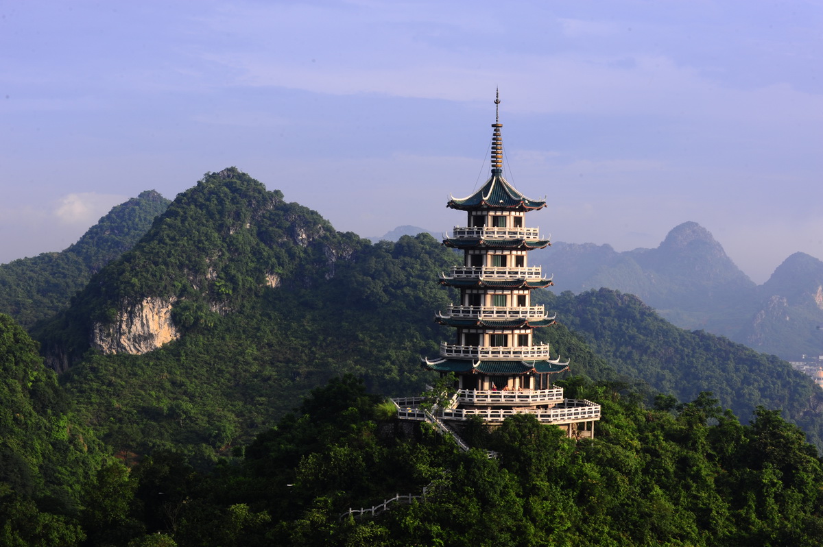 廣西平果縣（鋁土礦、石灰石）