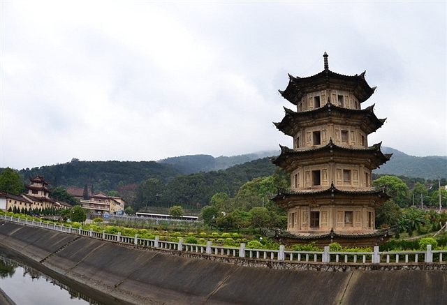 山西柳林縣（石灰巖）