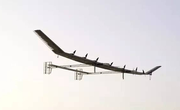 我國首款大型太陽(yáng)能無(wú)人機成功完成兩萬(wàn)米高空飛行