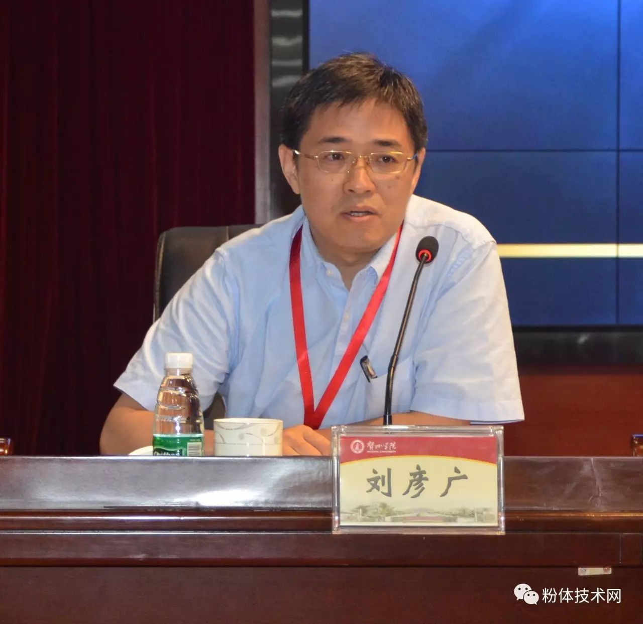 “2017中國非金屬礦產(chǎn)業(yè)技術(shù)研討會(huì )暨交易博覽會(huì )”在廣西賀州圓滿(mǎn)落幕！