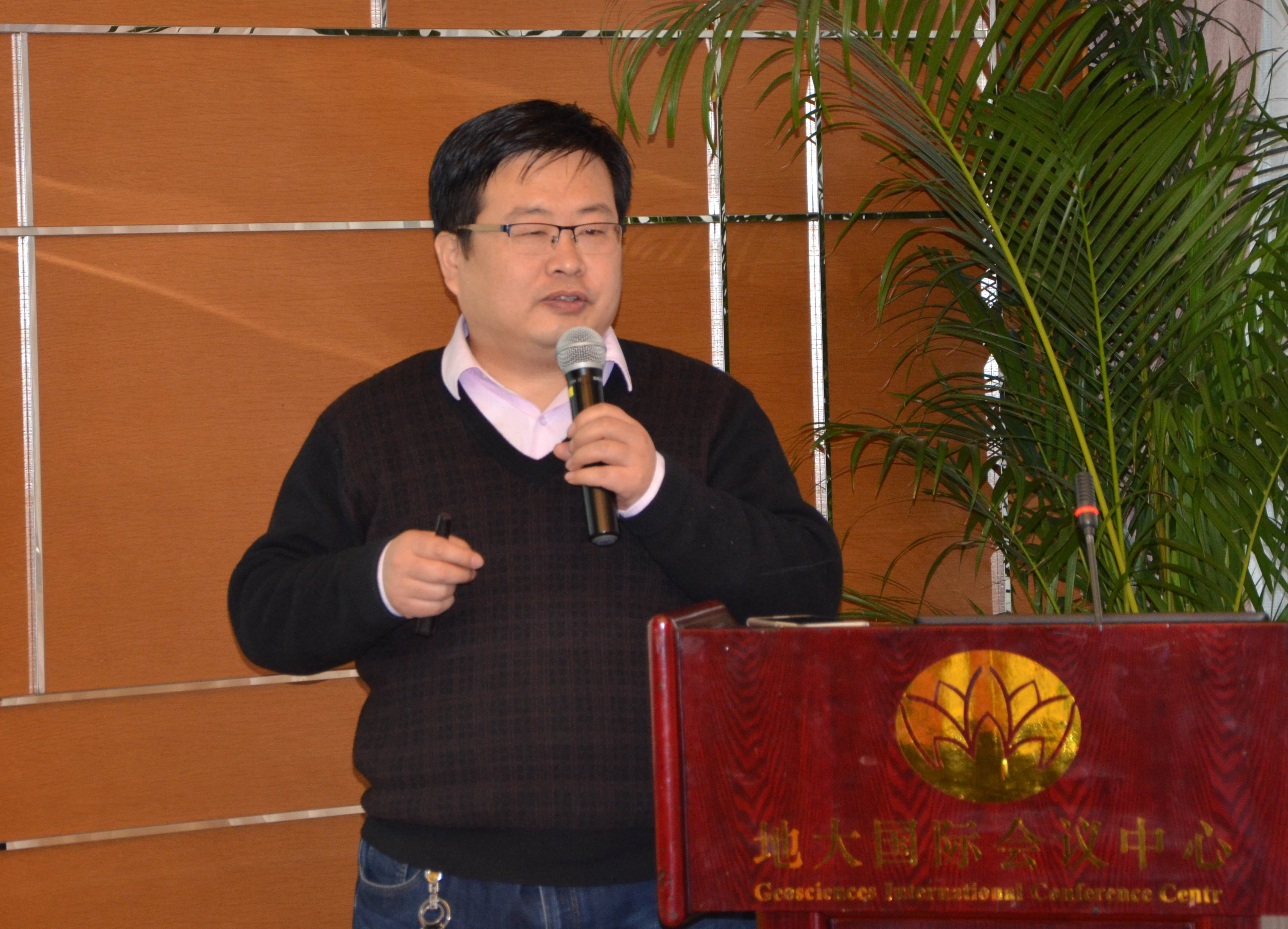 中國地質(zhì)大學(xué)（北京）杜高翔副教授——礦物粉體精細加工技術(shù)特點(diǎn)、礦產(chǎn)資源綜合利用分析與實(shí)踐