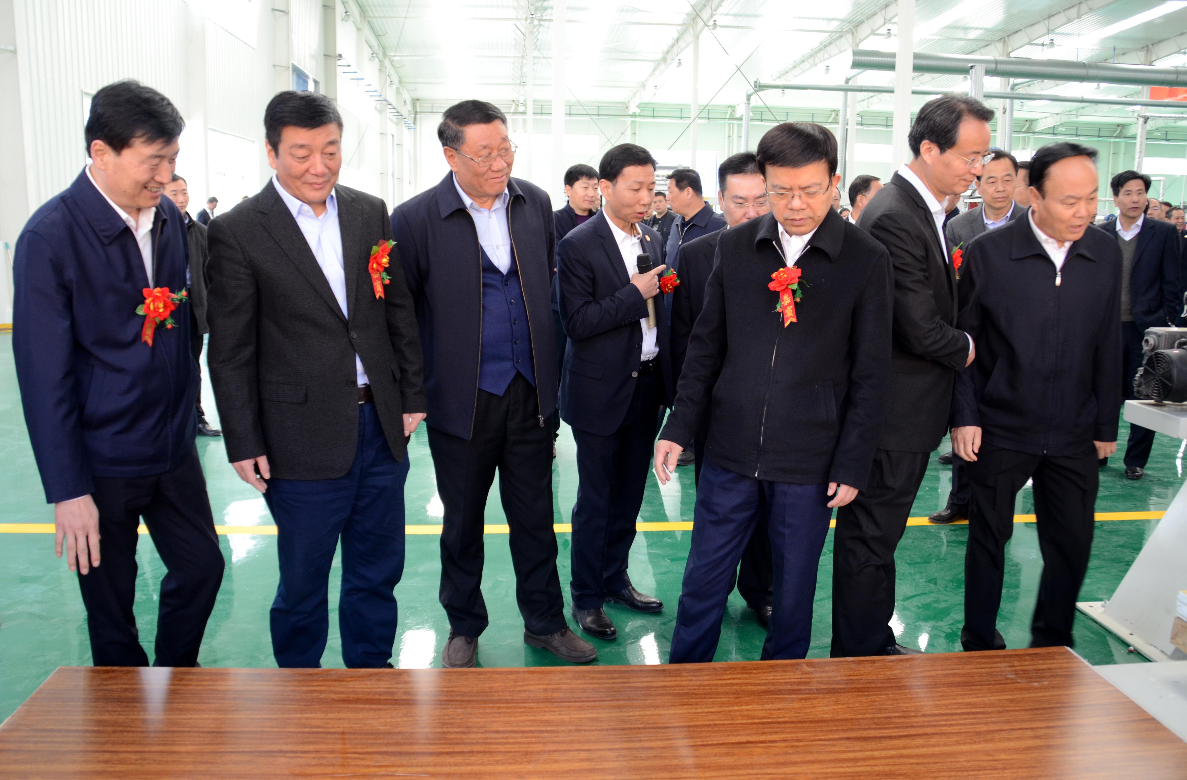 西北規模最大的硅酸鈣板基地—陜建新型材料工業(yè)園項目投產(chǎn)!