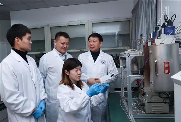 浙江大學(xué)利用沸石分子篩攻克甲烷高效變甲醇難題！