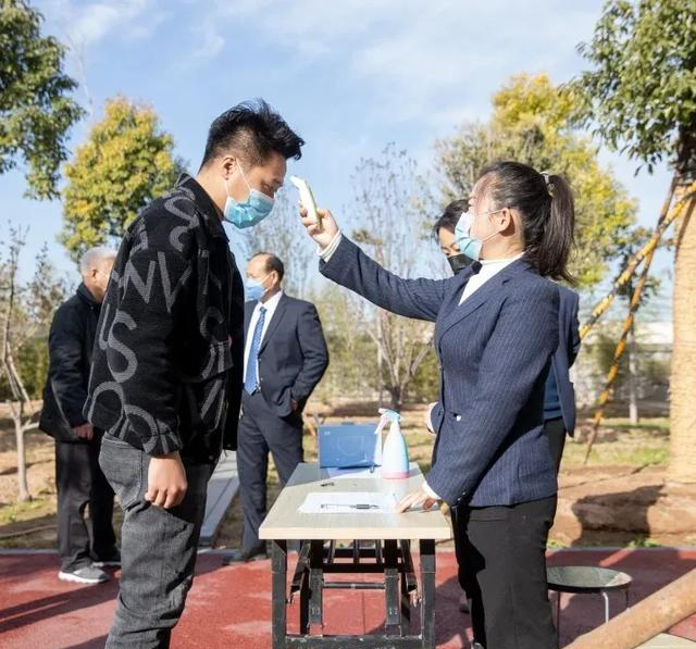 河南強耐新材“鏖戰疫情，不誤夢(mèng)想”2020河南區域招商大會(huì )召開(kāi)
