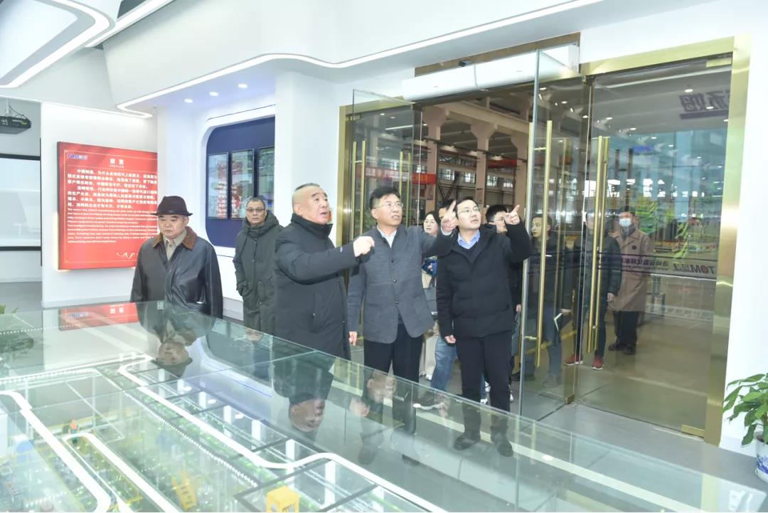 “鋰電池材料智能裝備一體化創(chuàng  )新聯(lián)合體”簽約儀式圓滿(mǎn)落幕！ 　　