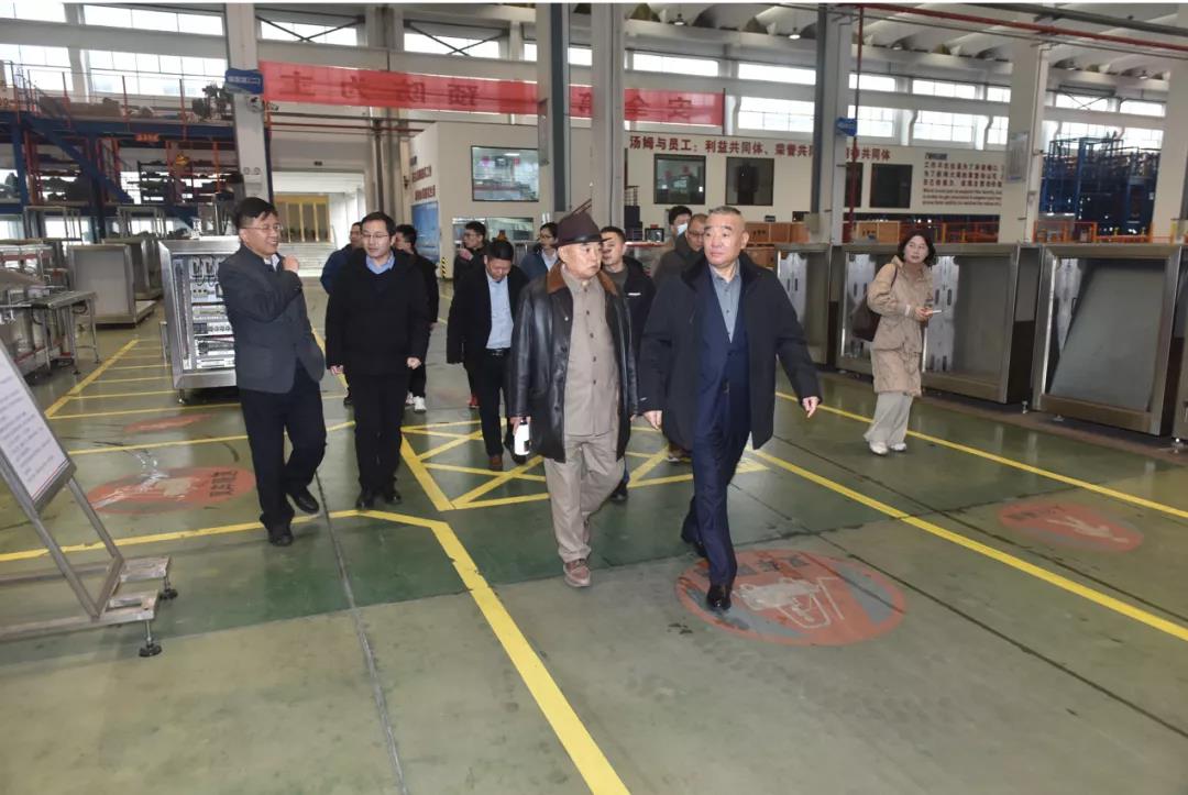 “鋰電池材料智能裝備一體化創(chuàng  )新聯(lián)合體”簽約儀式圓滿(mǎn)落幕！ 　　