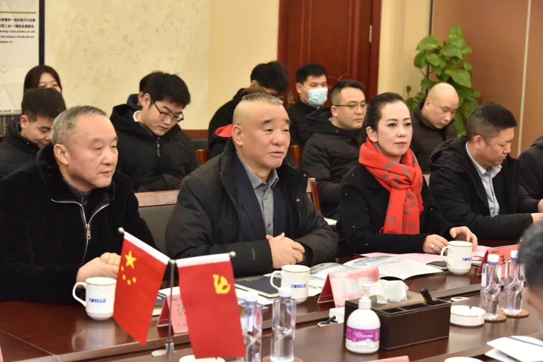 “鋰電池材料智能裝備一體化創(chuàng  )新聯(lián)合體”簽約儀式圓滿(mǎn)落幕！ 　　