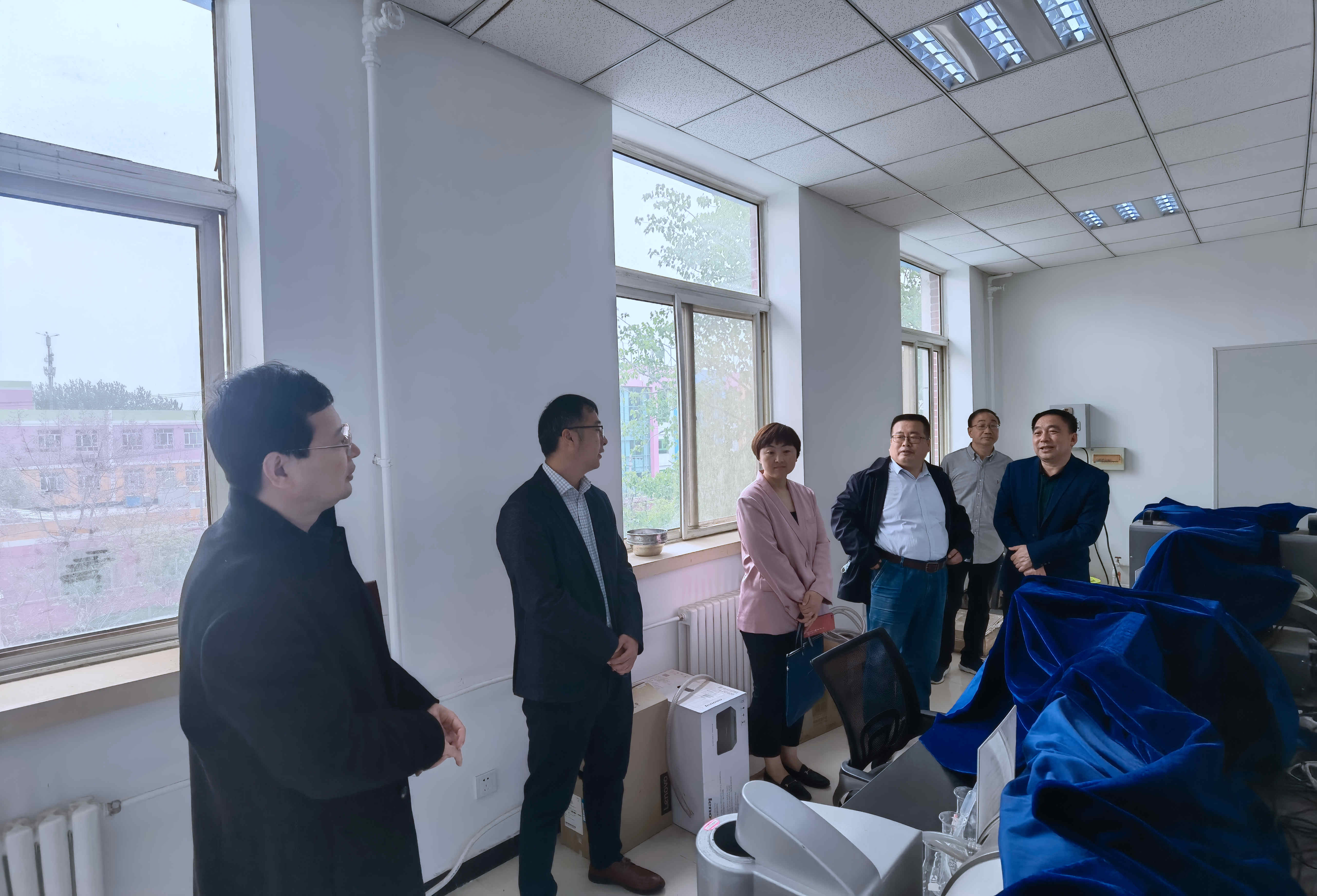 中國地質(zhì)大學(xué)（北京）一行與北京工業(yè)職業(yè)技術(shù)學(xué)院洽談合作 　　 　　　　