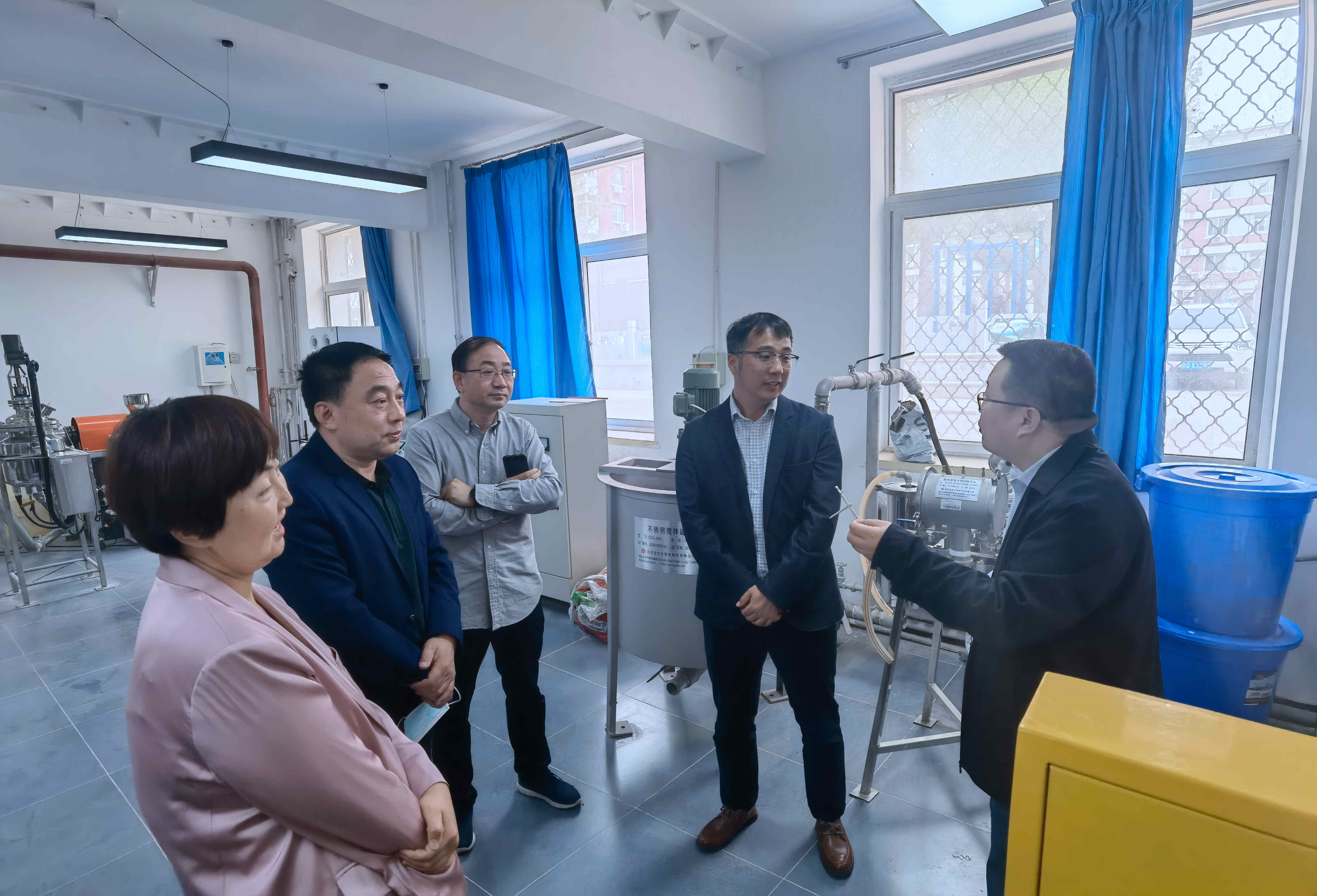 中國地質(zhì)大學(xué)（北京）一行與北京工業(yè)職業(yè)技術(shù)學(xué)院洽談合作 　　 　　　　