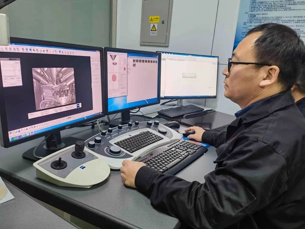全球首次！內蒙古白云鄂博發(fā)現重稀土新礦物——白云釔鋇礦 　　