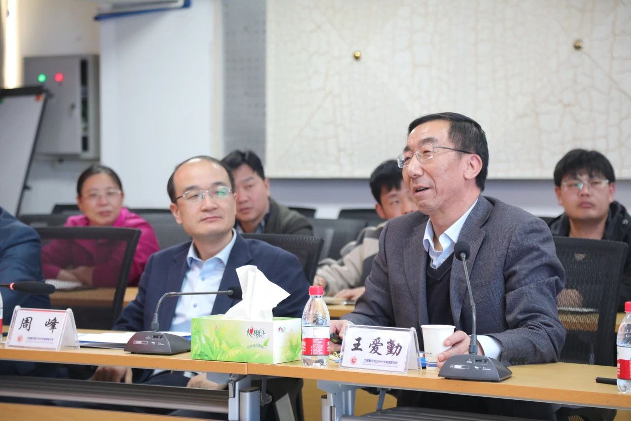 濱河集團與中科院蘭州化物所簽訂凹凸棒石戰略合作協(xié)議