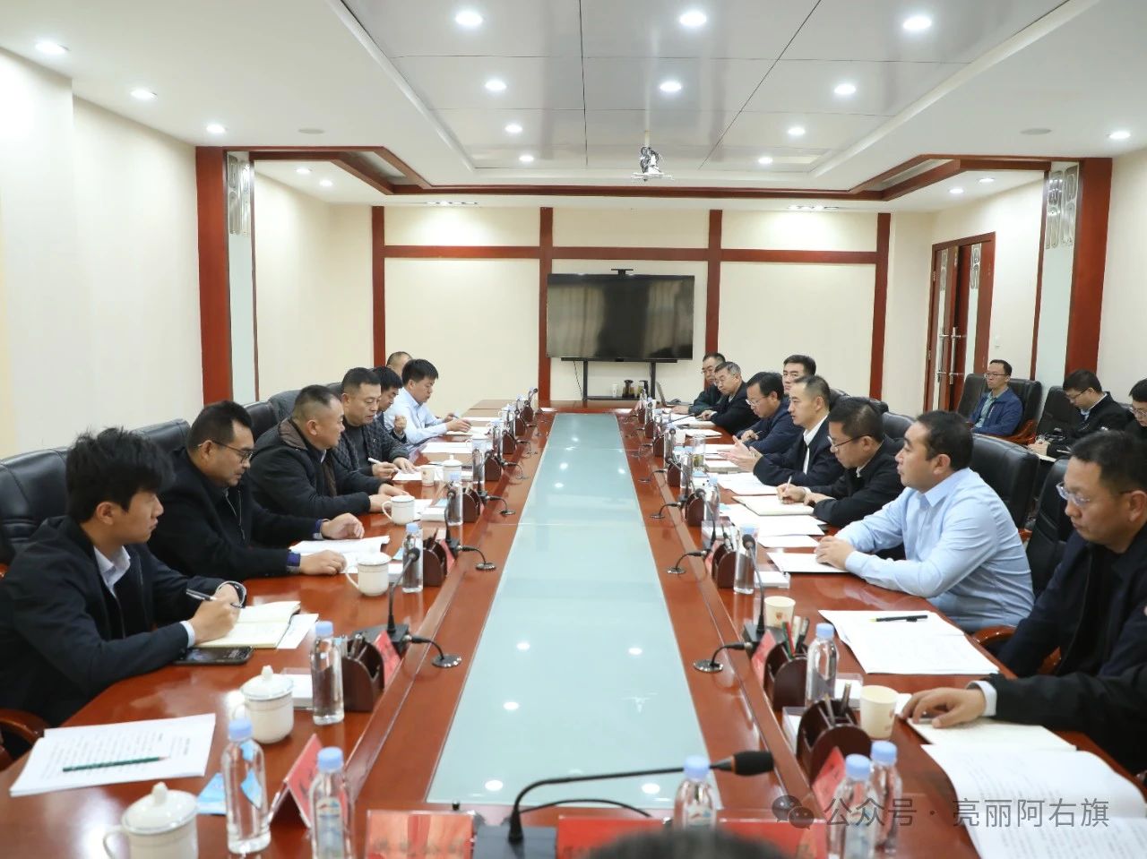 阿右旗攜手煤企50強，開(kāi)發(fā)螢石、硅石 　　 　　